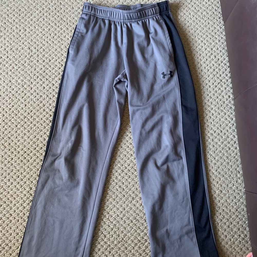 Boys grey under armour sweatpants